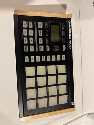 Native Instruments Maschine Mikro MK1 Black Groove Production Studio