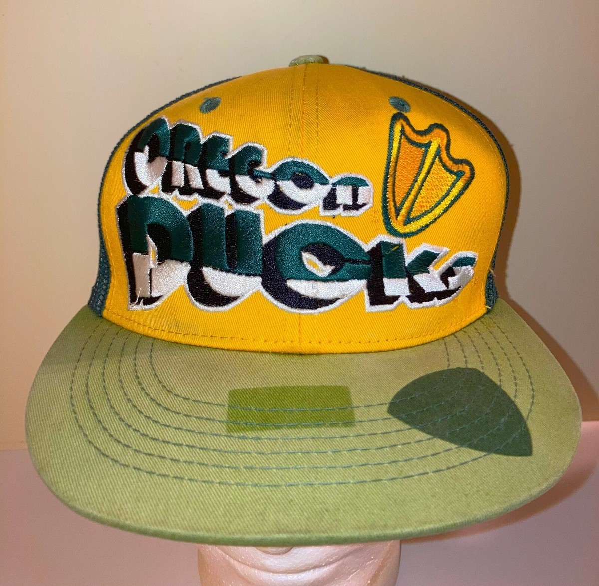 Oregon Ducks Snapback Trucker Mesh Hat Large Bold Lettering Duck Foot  Vintage
