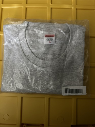 CAMISETA SUPREME ADOURT GRIS CENIZA/TALLA XL FW23 - Imagen 2 de 4