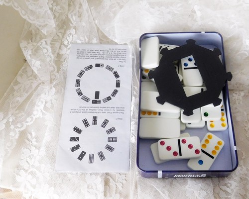 Juego completo de 28 fichas de dominó dobles Cardinales de 28 en lata coleccionable - Imagen 3 de 6