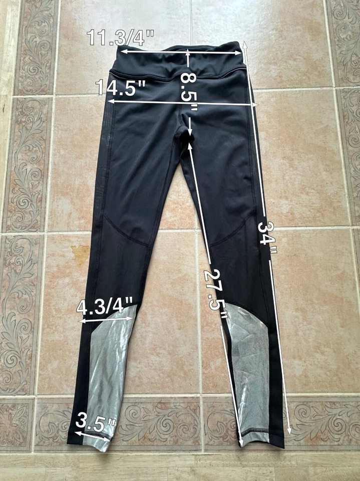 ¡Usado dos veces! Legging ALALA negro con pinceladas y plateado talla XS Foto 2 de 4