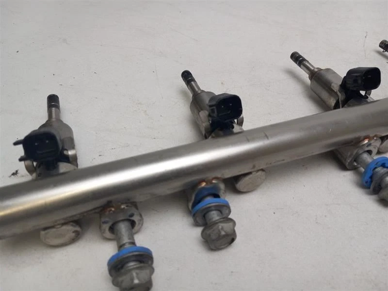 2008 HONDA PILOT FUEL RAIL - Image 4 of 4