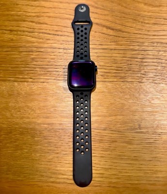 Apple Watch Series 7 41mm Aluminiumgehäuse mit Sportarmband - Mitternacht (GPS)