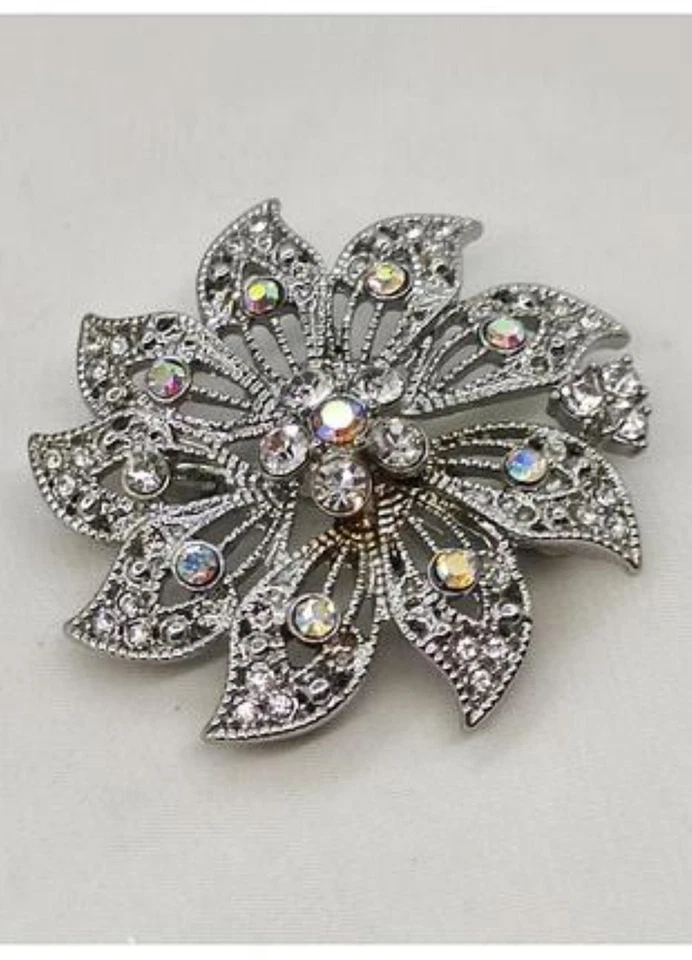 Broche flor filigrana cristal transparente tono plata Foto 4 de 4