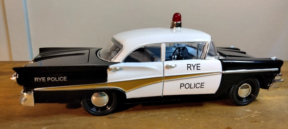 2 pc- 1958 Ford Police Car + 1964 Ford Police Car Signature Diecast Models 1/32  - Image 3 of 4