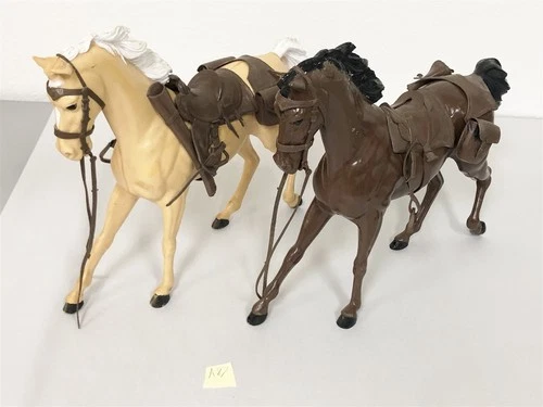 1960s MARX JOHNNY WEST SET OF TWO HORSES CLEAN NO BREAKS w ACCESSORIES LOT #87
