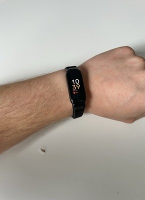 Fitbit Inspire 3 Activity Tracker Schwarz mit Armband und Ladekabel