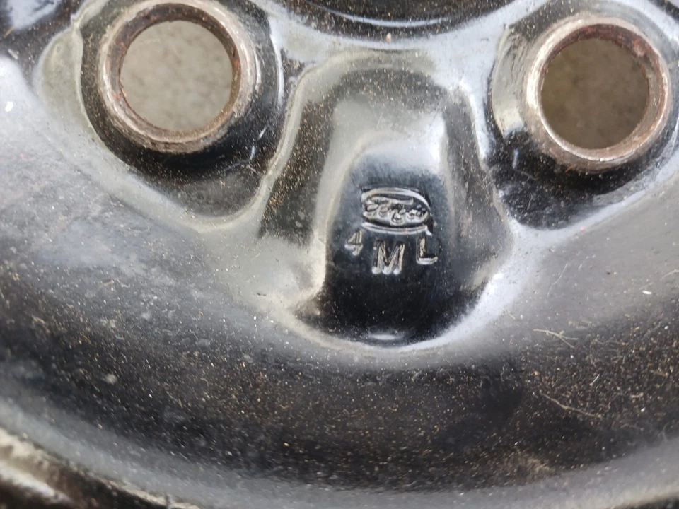 Llantas y neumáticos de 14 pulgadas para Ford o Mercury, tapacubos, llantas de acero, 4 1/2 pernos pat Foto 3 de 3