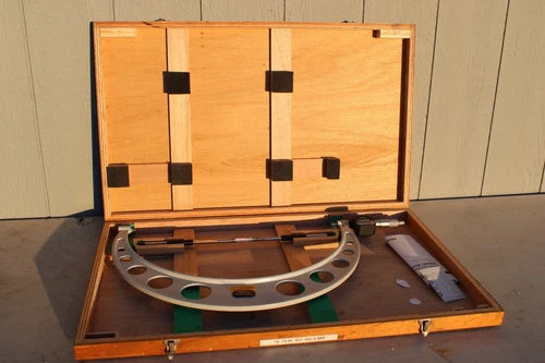 USED MITUTOYO 18"-19" MICROMETER 293-777 w/ Ratchet AND WOODEN CASE