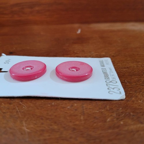 Vintage Le Chic Rose Washable Buttons 2378 36" 2 Count - Picture 3 of 4