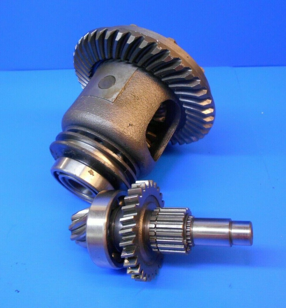 JOHN DEERE 755, 855 DIFFERENTIAL ASSEMBLY WITH RING & PINION AM875157
