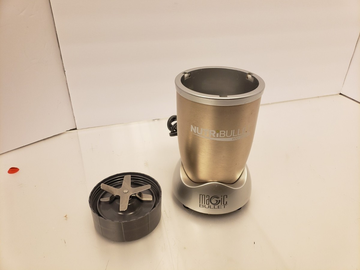 未使用◎NUTRIBULLET magic bullet 900 NB201 NUTRIBULLET NB-201 900 Series Magic Bullet Blender w/ 3 Cups and 1