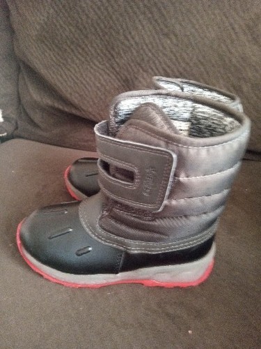 CARTER’s Light Up Soles, Easy On/Off Toddlers Black Snow Boots Size 12 - Picture 3 of 11