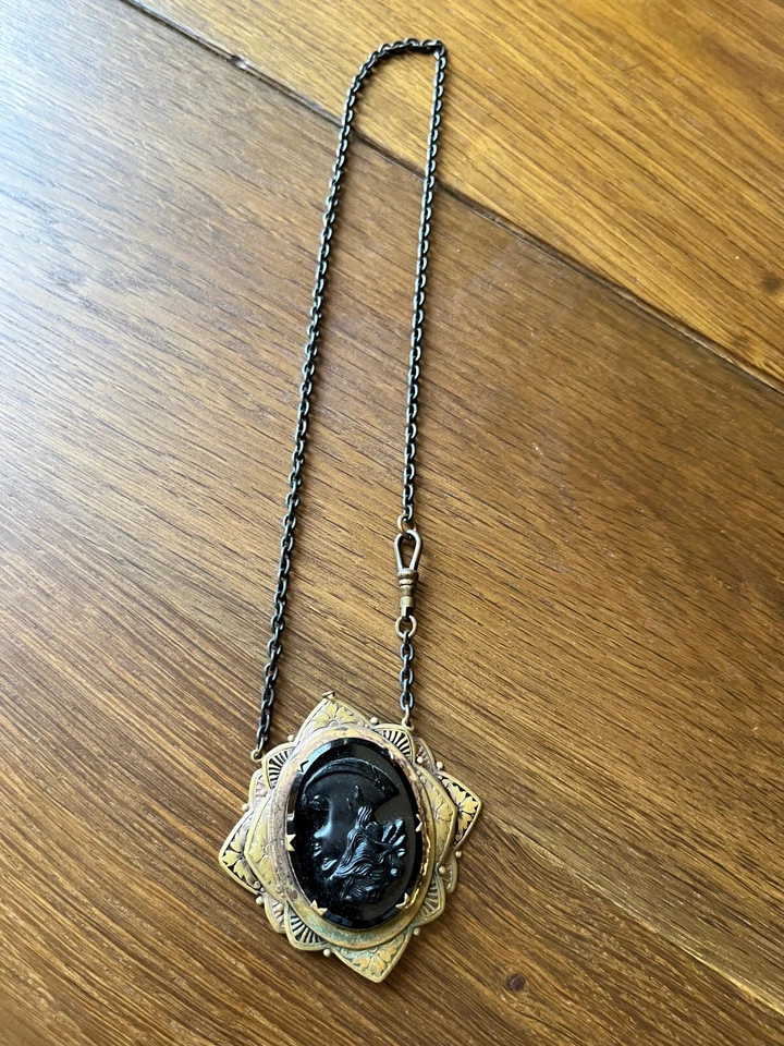 Collar llamativo Art Deco camafeo vintage de medios mixtos