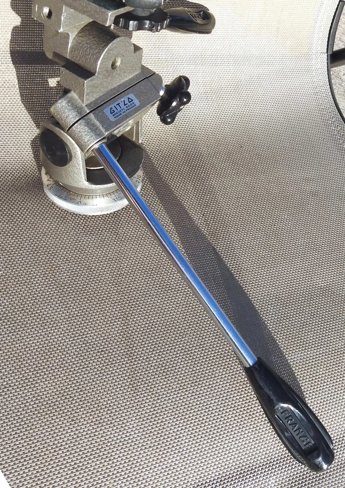 Vintage & Super-Sturdy GITZO R. No. 4 Pan / Tilt Tripod Head Being Sold AS-IS - Image 3 of 4
