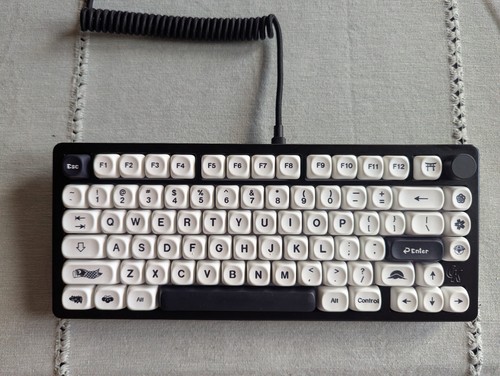 "Thocky" Custom Mechanical Keyboard 75% - Gasket Aluminum, Pre-Lubed Akko Creamy - 第 1/6 張圖片