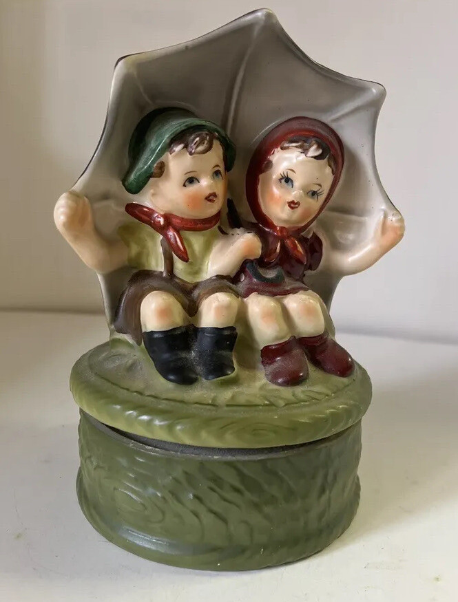 VINTAGE Ceramic MUSIC BOX Boy & Girl Under Umbrella | eBay