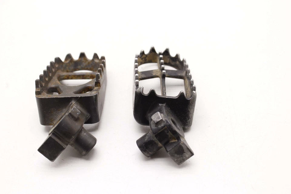 99 YAMAHA YZ400 OEM REPOSAPIÉS IZQUIERDO DERECHO CLAVIJAS R1.BX6 Foto 4 de 4