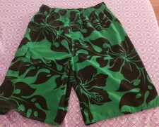 Quiksilver shorts M For Boy's Ages 13-14 Color Green/black. 10021