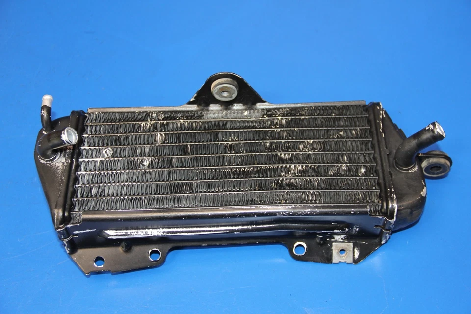 92-93 KX250 91-93 KX125 1993 radiador lateral izquierdo depósito de refrigerante refrigeración del motor Foto 2 de 4