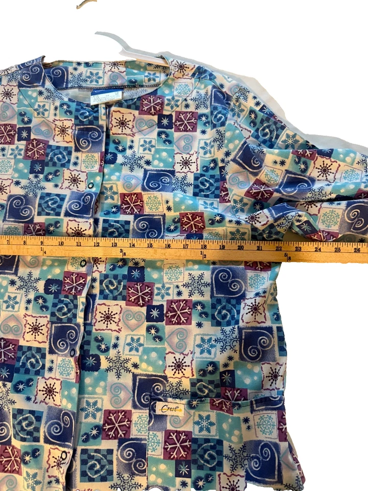 UNIFORM CHRISTMAS SCRUB JACKET CREST SNOWFLAKES L/S  (G-28) - Image 2 of 4