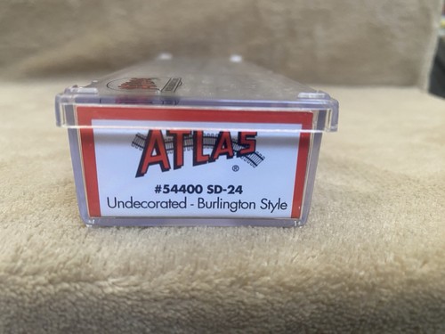 ATLAS N SCALE 54400 UNDECORATED BURLINGTON CB&Q STYLE SD-24 LOCOMOTIVE DCC READY - Picture 12 of 12
