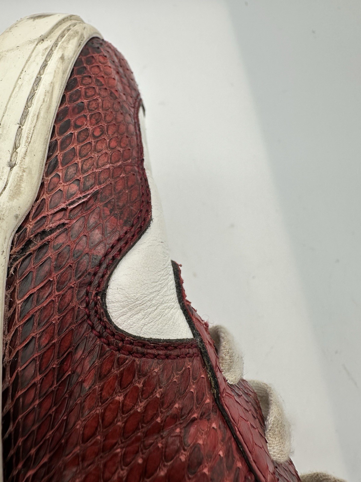 Gucci Interlocking GG Logo Red Python Low Top Sne… - image 11