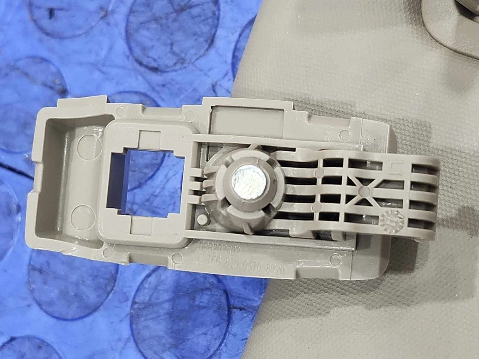 Оригинальный основной солнцезащитный козырек 12–15 Mercedes Benz ML W166 левый со стороны водителя желтовато-коричневый - Изображение 3 из 4