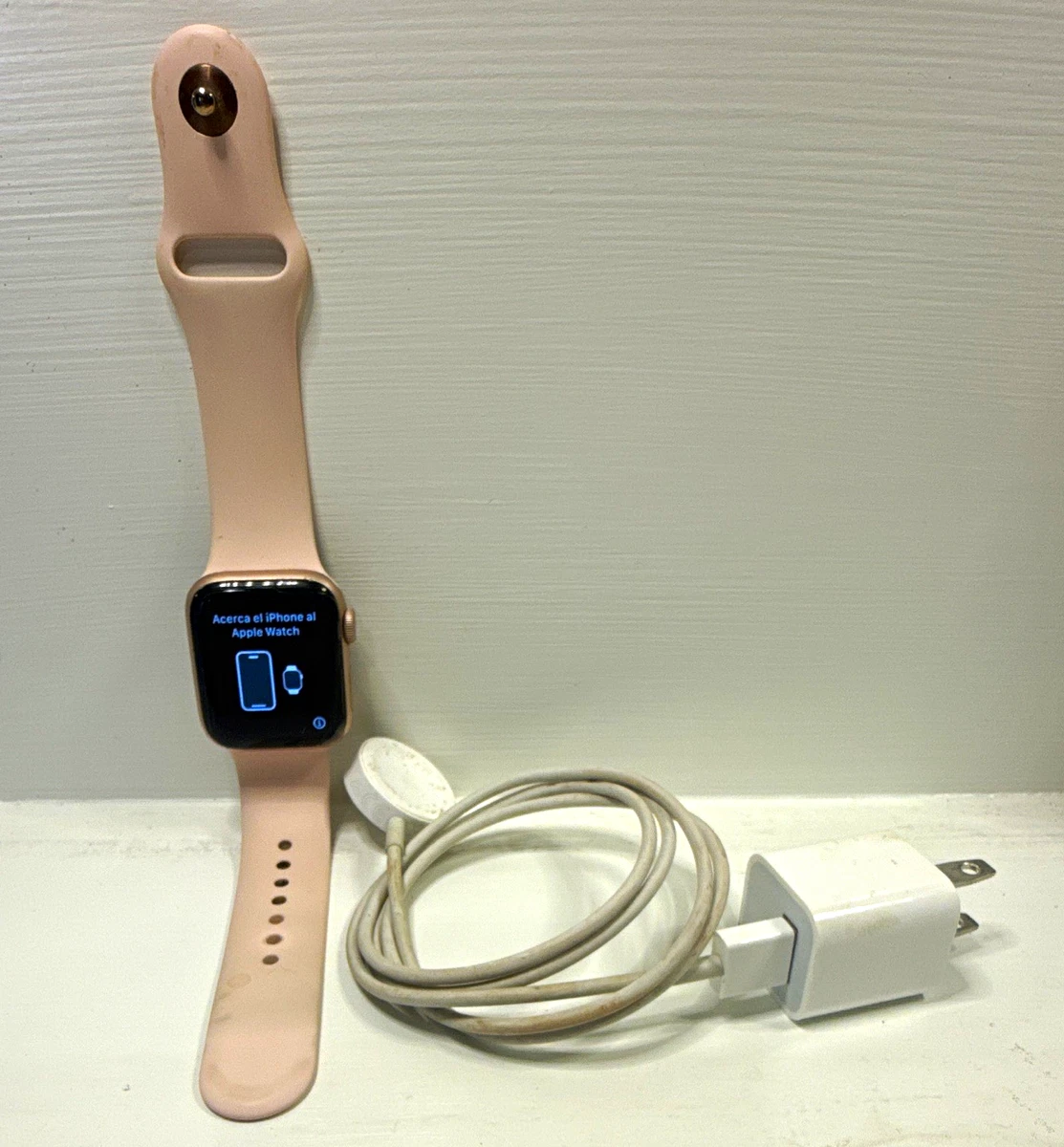 25+ Apple Watch Series 4 40mm Smart Watches for sale | Updated Oct