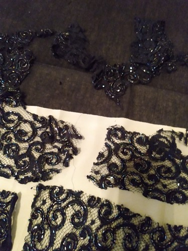 #30 VERY GOOD BLACK IRID BEADED LACE SCROLL PIECES TO APPLIQUE - Picture 10 of 17