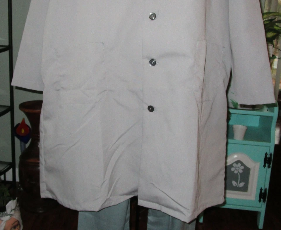 Best Medical L/S Men Lab Coat Button 3 Pocket 42" Length Gray Size 2X & 3X - Image 3 of 4