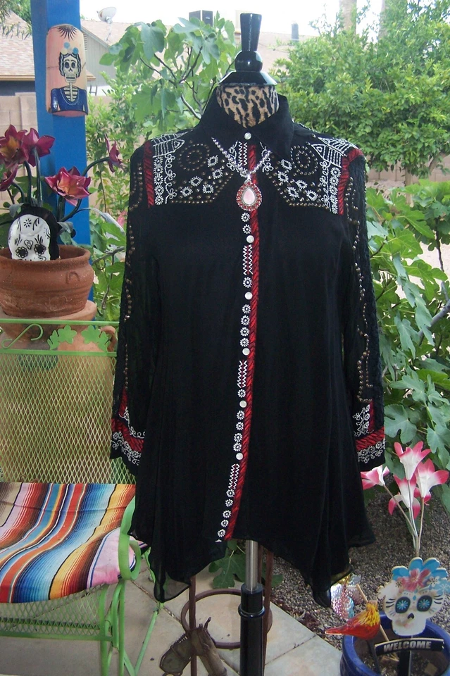 Blusa túnica bordada de encaje tachonado occidental colección vintage $155~M~