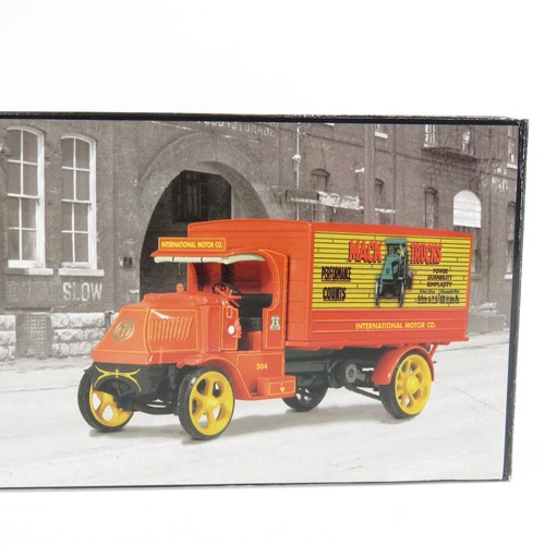 2001 First Gear 1:34 Scale Mack Model AC Bulldog Delivery Truck 19-2751 NIB - Picture 2 of 9