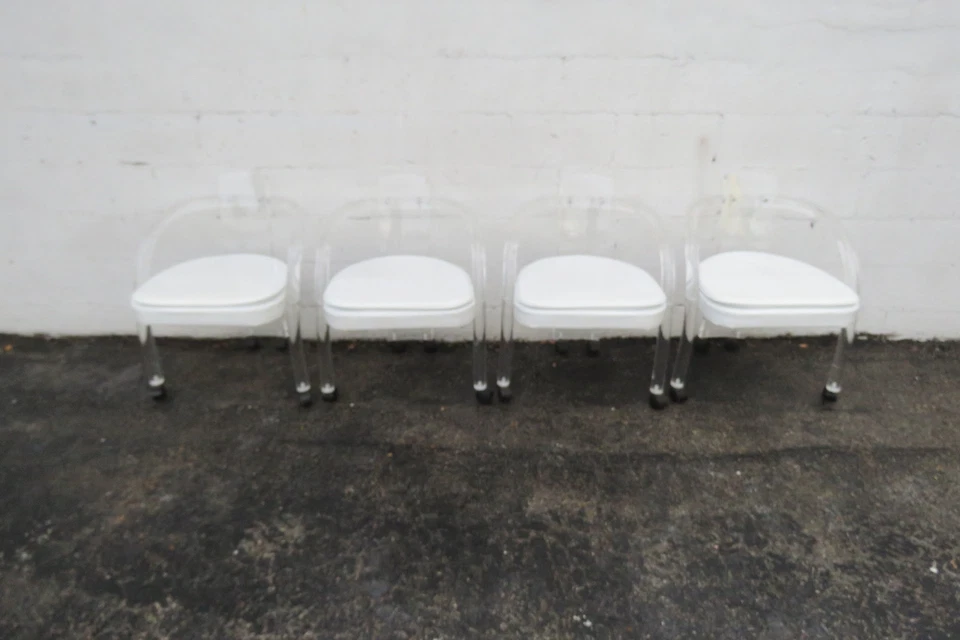 Juego de cuatro sillas de comedor Hollywood Regency Mid Century Lucite Burl 6003 Foto 3 de 4