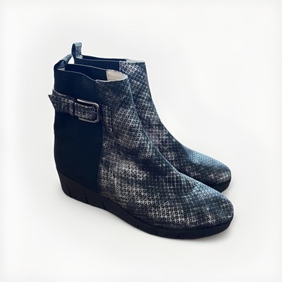 Amalfi By Rangoni Womens 9M Black Pattern Leather Wedge Ankle Boots Italy