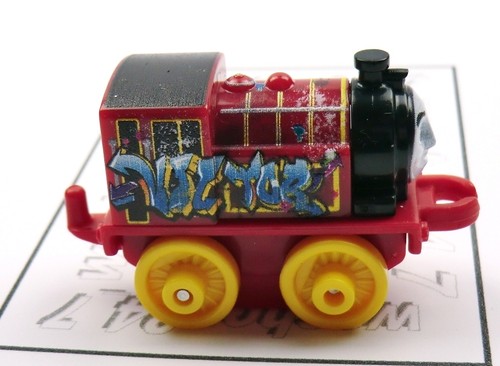 Motor de tren THOMAS & FRIENDS 2016 GRAFFITI VICTOR ~ nuevo ~ ponderado - Imagen 2 de 4
