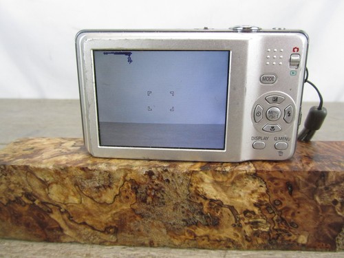 Panasonic Lumix DMC-FH1 12 Mega Pixel Silver 5X Optical Zoom Black Camera**READ* - Picture 9 of 13