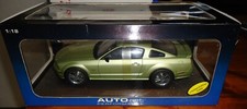 Autoart 2005 FORD MUSTANG GT COUPE  LEGEND LIME 1:18 73011 only 3000 made NIB