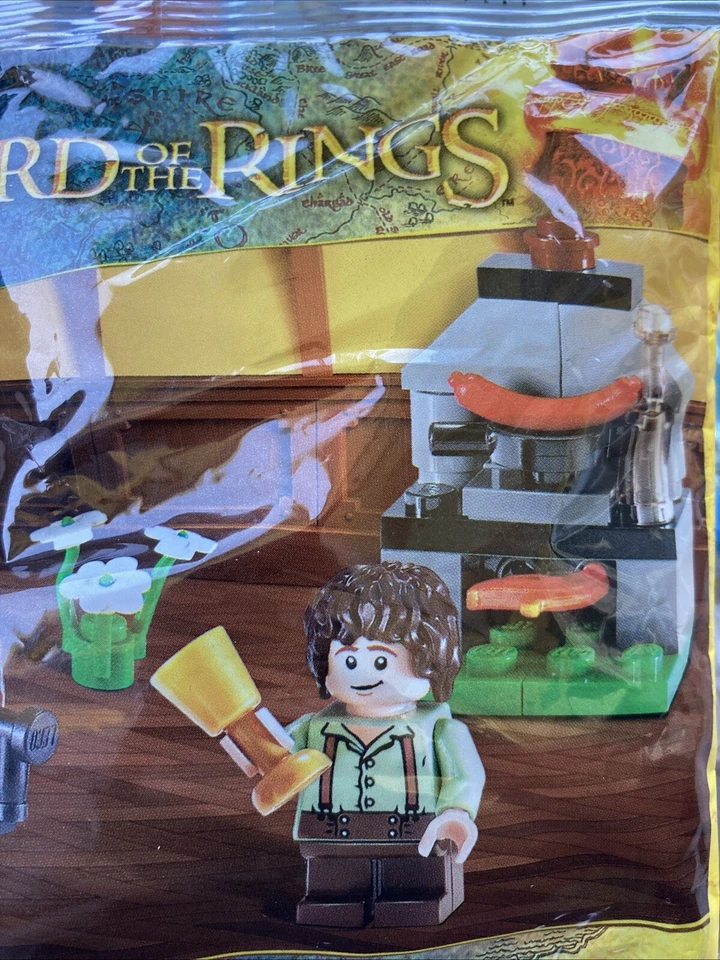2012 LEGO The Lord of the Rings: Frodo with Cooking Corner New In Polybag #30210 - Image 3 of 4