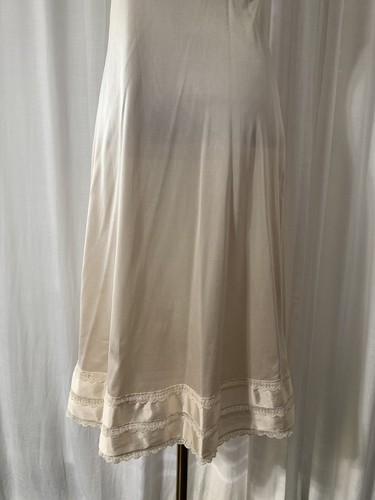 VTG Pinup Coquette Satin Shiny Slip Dress Nightgown Lingerie Nylon Bronze Beige - Picture 8 of 20