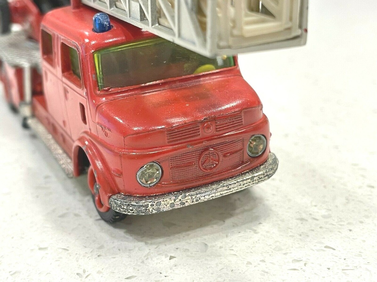 1/55 Siku V261 Mercedes Benz Metz DL 30h Feuerwehrdrehleiter Fire
