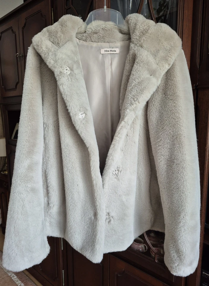 ALBA MODA Webpelzjacke Kunstpelzjacke silbergrau/Kiesel Kapuze Gr. 38 neuwertig - Bild 2 von 4