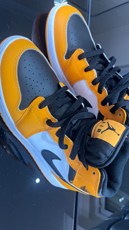 Nike Air Jordan 1 Mid, photo 1 of 4