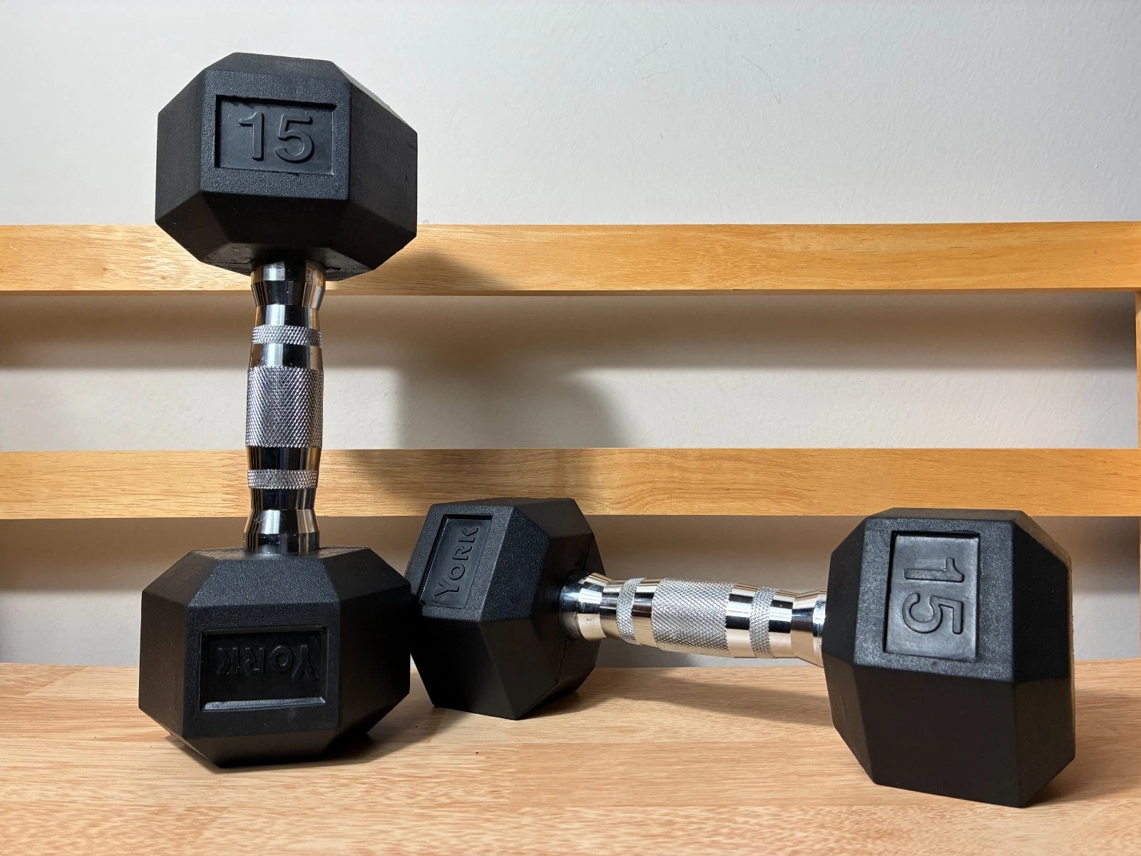 York Barbell Hex Dumbbell 15LB Rubber Coated Fixed Weight Pristine Set of 2