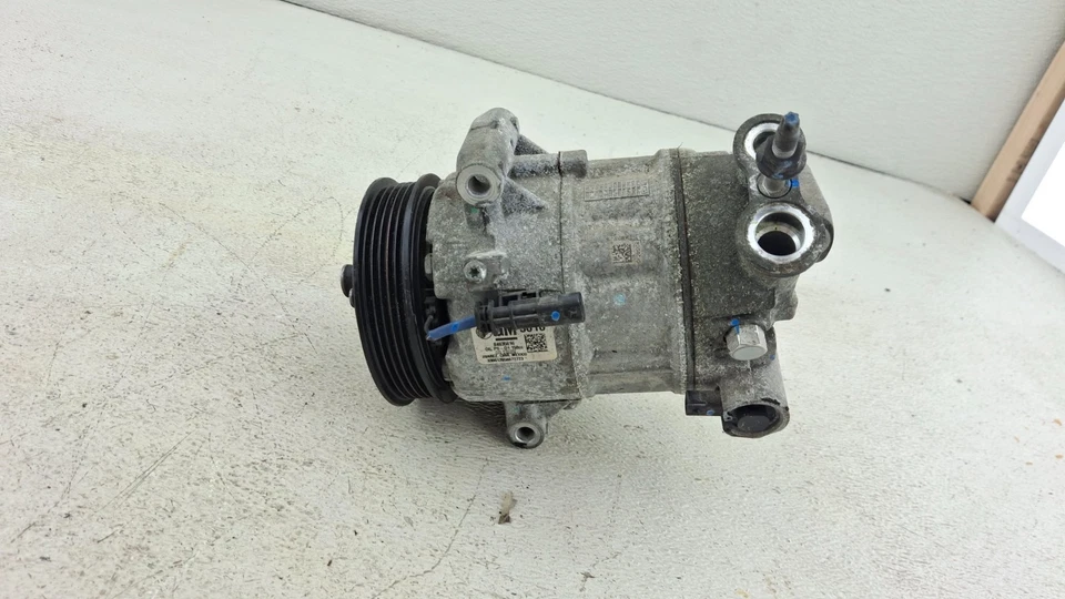 Bomba compresora de aire acondicionado Chevrolet Equinox 2018-2024 OEM Foto 2 de 4