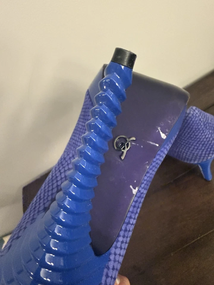 Zapatos de salón con plataforma de cuero azul reptil RACHEL ROY Kamaria talla 7,5 M usados en excelente estado Foto 3 de 4