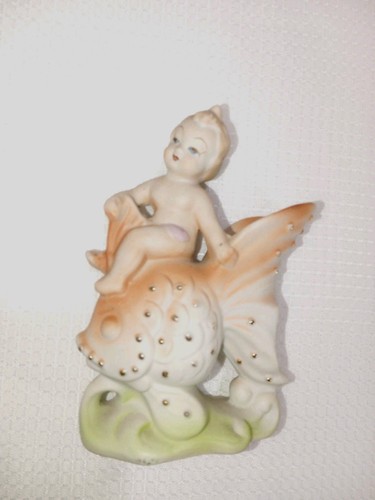 Bisque Cherub On Fish Bud Vase. Blume Japan 4.75T X 3.5"L. Peach, Gold, Green. - Picture 3 of 17