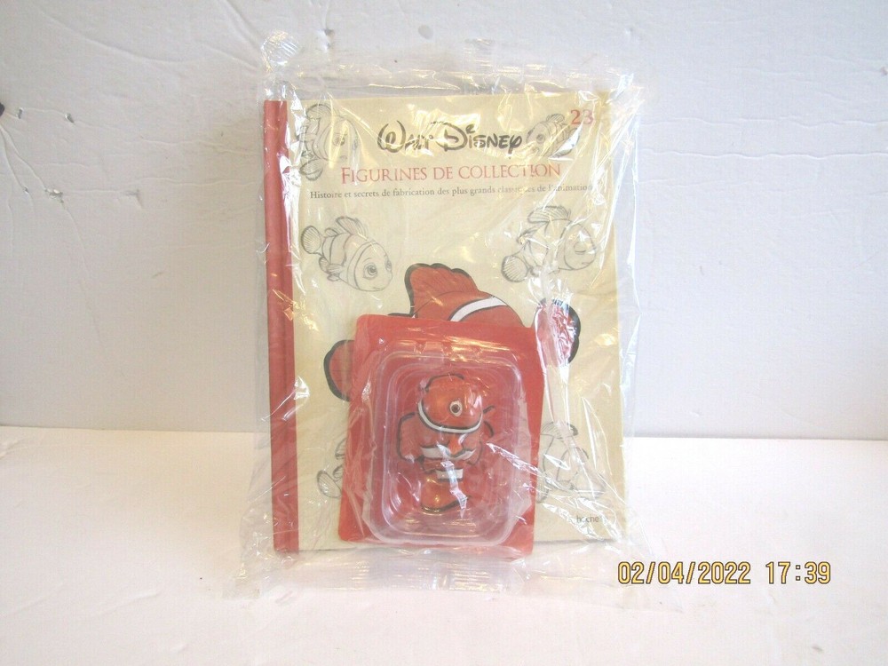 Disney Collectible Figurine Nemo with Book Hachette #23 Brand New