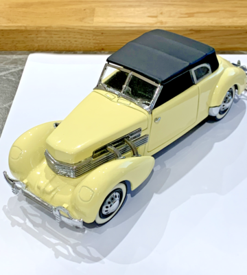 ZA173: Franklin Mint 1937 Cord 812 Phaeton Coupe Scale 1/24