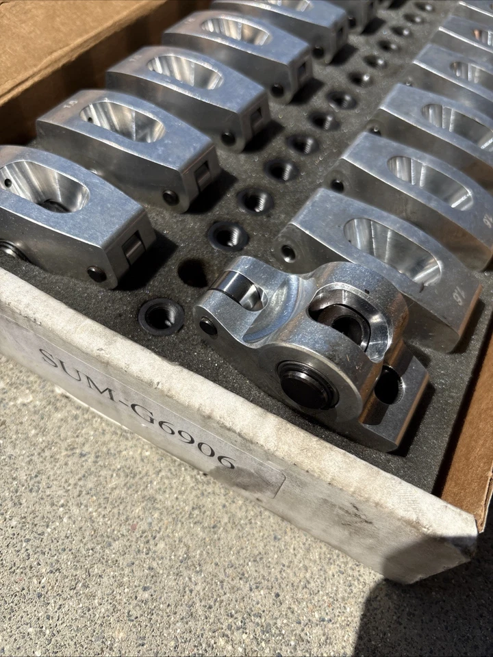 Brazos basculantes de aluminio SUMMIT RACING Chevy bloque pequeño relación 1,6 Foto 4 de 4